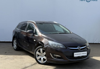 Подержанный автомобиль Opel Astra Wagon 2014 года (3 фото)