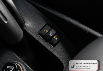 Подержанный автомобиль Toyota Auris Hatchback 2008 года (18 фото)