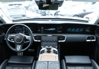 Подержанный автомобиль Hongqi E-HS9 2021 года (12 фото)