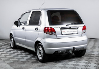 Подержанный автомобиль Daewoo Matiz 2012 года (8 фото)