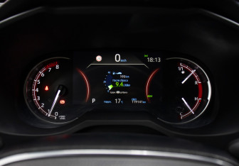 Подержанный автомобиль Toyota RAV4 2020 года (13 фото)