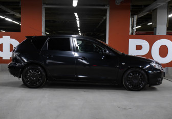 Подержанный автомобиль Mazda 3 Hatchback 2006 года (4 фото)