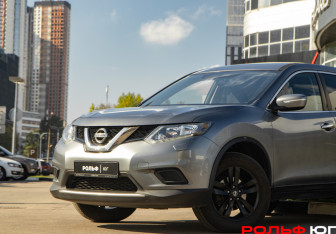 Подержанный автомобиль Nissan X-Trail 2016 года (13 фото)