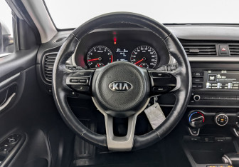 Подержанный автомобиль Kia Rio Hatchback 2021 года (21 фото)