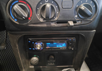 Подержанный автомобиль Chevrolet Niva 2010 года (13 фото)