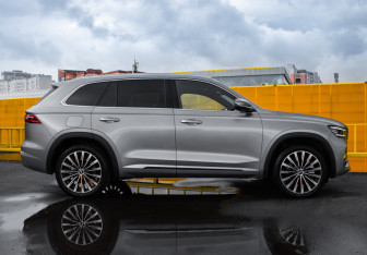 Подержанный автомобиль Geely Monjaro 2025 года (4 фото)
