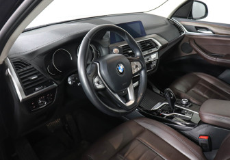 Подержанный автомобиль BMW X3 2020 года (12 фото)
