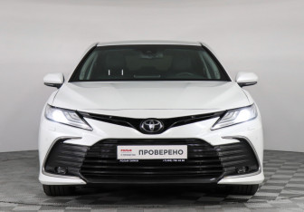 Подержанный автомобиль Toyota Camry Sedan 2021 года (2 фото)