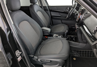 Подержанный автомобиль MINI Countryman 2019 года (24 фото)