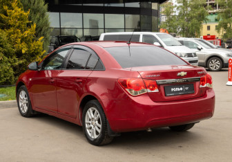 Подержанный автомобиль Chevrolet Cruze Sedan 2011 года (5 фото)