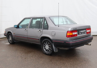 Подержанный автомобиль Volvo 940 Sedan 1992 года (6 фото)