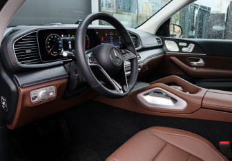 Подержанный автомобиль Mercedes-Benz GLE 2025 года (25 фото)