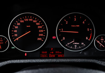 Подержанный автомобиль BMW X4 2015 года (11 фото)