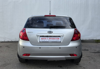 Подержанный автомобиль Kia Ceed Hatchback 2009 года (6 фото)