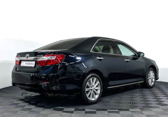 Подержанный автомобиль Toyota Camry Sedan 2012 года (5 фото)