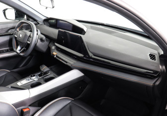 Подержанный автомобиль Changan UNI-V 2024 года (10 фото)