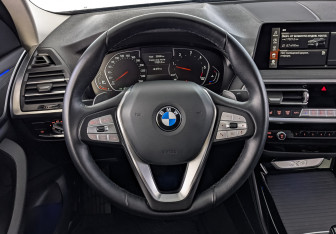Подержанный автомобиль BMW X4 2022 года (22 фото)