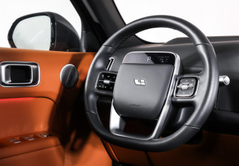 Подержанный автомобиль LiXiang L7 2023 года (13 фото)