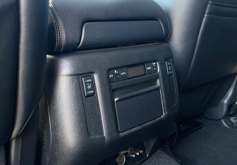 Подержанный автомобиль Infiniti QX80 2017 года (21 фото)