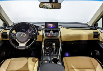 Подержанный автомобиль Lexus NX 2016 года (14 фото)