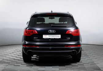 Подержанный автомобиль Audi Q7 2011 года (6 фото)