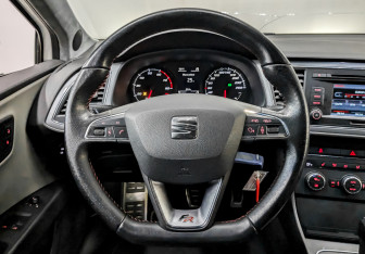 Подержанный автомобиль SEAT Leon Hatchback 2013 года (21 фото)