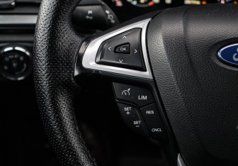 Подержанный автомобиль Ford Mondeo Sedan 2015 года (22 фото)