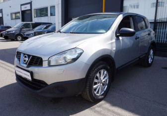Подержанный автомобиль Nissan Qashqai 2012 года (1 фото)