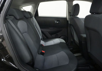 Подержанный автомобиль Nissan Qashqai 2012 года (12 фото)