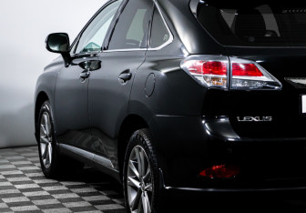 Подержанный автомобиль Lexus RX 2015 года (18 фото)