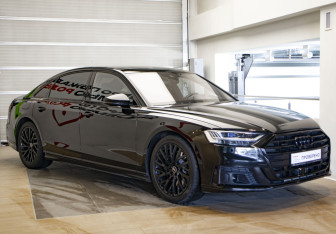 Подержанный автомобиль Audi A8 2022 года (3 фото)