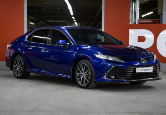Подержанный автомобиль Toyota Camry Sedan 2021 года (3 фото)