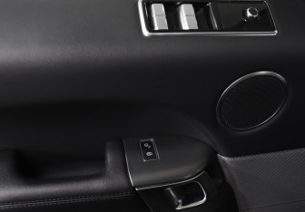 Подержанный автомобиль Land Rover Range Rover Sport 2018 года (19 фото)