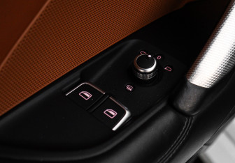 Подержанный автомобиль Audi TT Coupe 2015 года (21 фото)