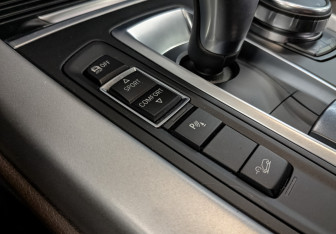 Подержанный автомобиль BMW X5 2018 года (26 фото)