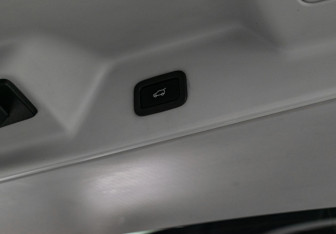 Подержанный автомобиль Land Rover Range Rover 2014 года (10 фото)