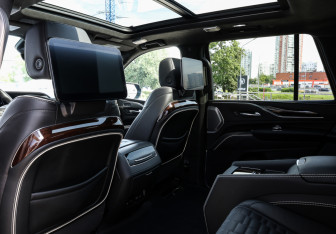 Подержанный автомобиль Cadillac Escalade Suv 2022 года (27 фото)