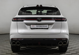 Подержанный автомобиль Changan UNI-K 2023 года (6 фото)