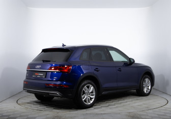 Подержанный автомобиль Audi Q5 2021 года (5 фото)