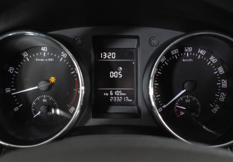 Подержанный автомобиль Skoda Yeti 2012 года (12 фото)