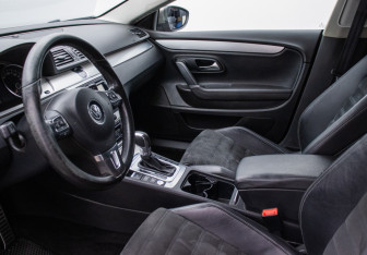 Подержанный автомобиль Volkswagen Passat CC 2011 года (9 фото)
