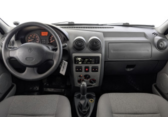 Подержанный автомобиль Renault Logan Sedan 2008 года (14 фото)