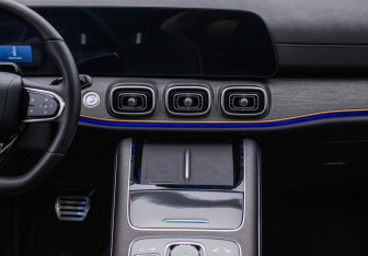 Подержанный автомобиль Jaecoo J8 2024 года (14 фото)