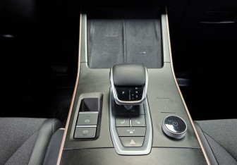 Подержанный автомобиль Omoda C5 2023 года (16 фото)