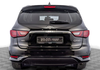 Подержанный автомобиль Infiniti QX60 2019 года (6 фото)