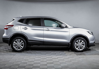 Подержанный автомобиль Nissan Qashqai 2017 года (4 фото)