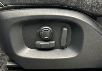 Подержанный автомобиль Land Rover Range Rover Sport 2016 года (17 фото)