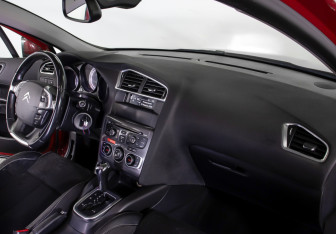 Подержанный автомобиль Citroen C4 Hatchback 2012 года (7 фото)