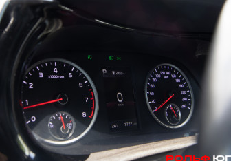 Подержанный автомобиль Kia K5 2021 года (9 фото)