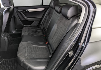 Подержанный автомобиль Volkswagen Passat Sedan 2012 года (18 фото)